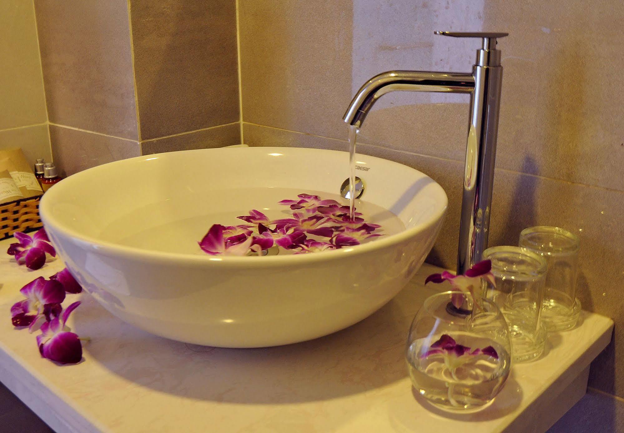 נה טראנג Camellia Nhatrang Hotel מראה חיצוני תמונה