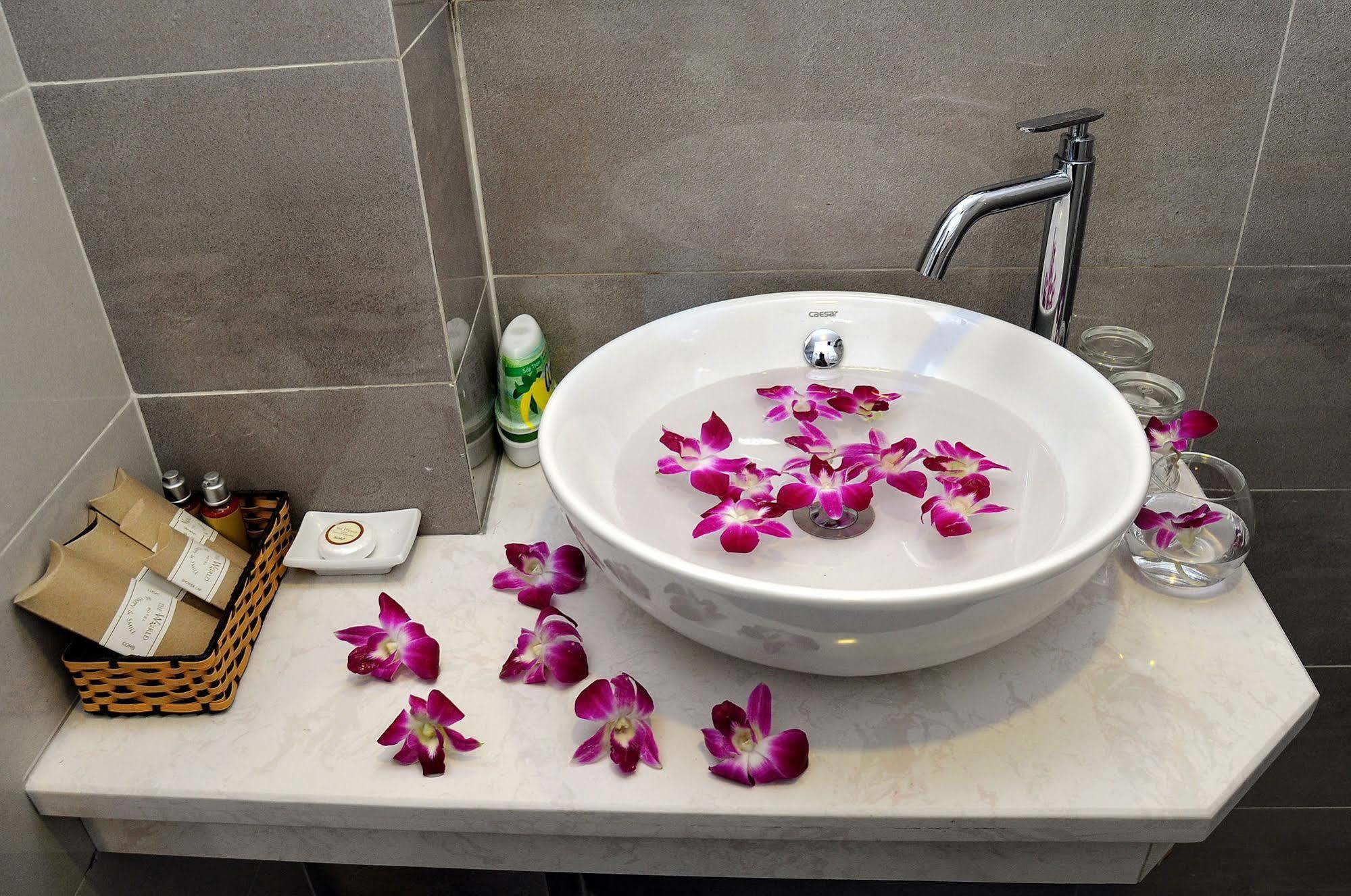 נה טראנג Camellia Nhatrang Hotel מראה חיצוני תמונה